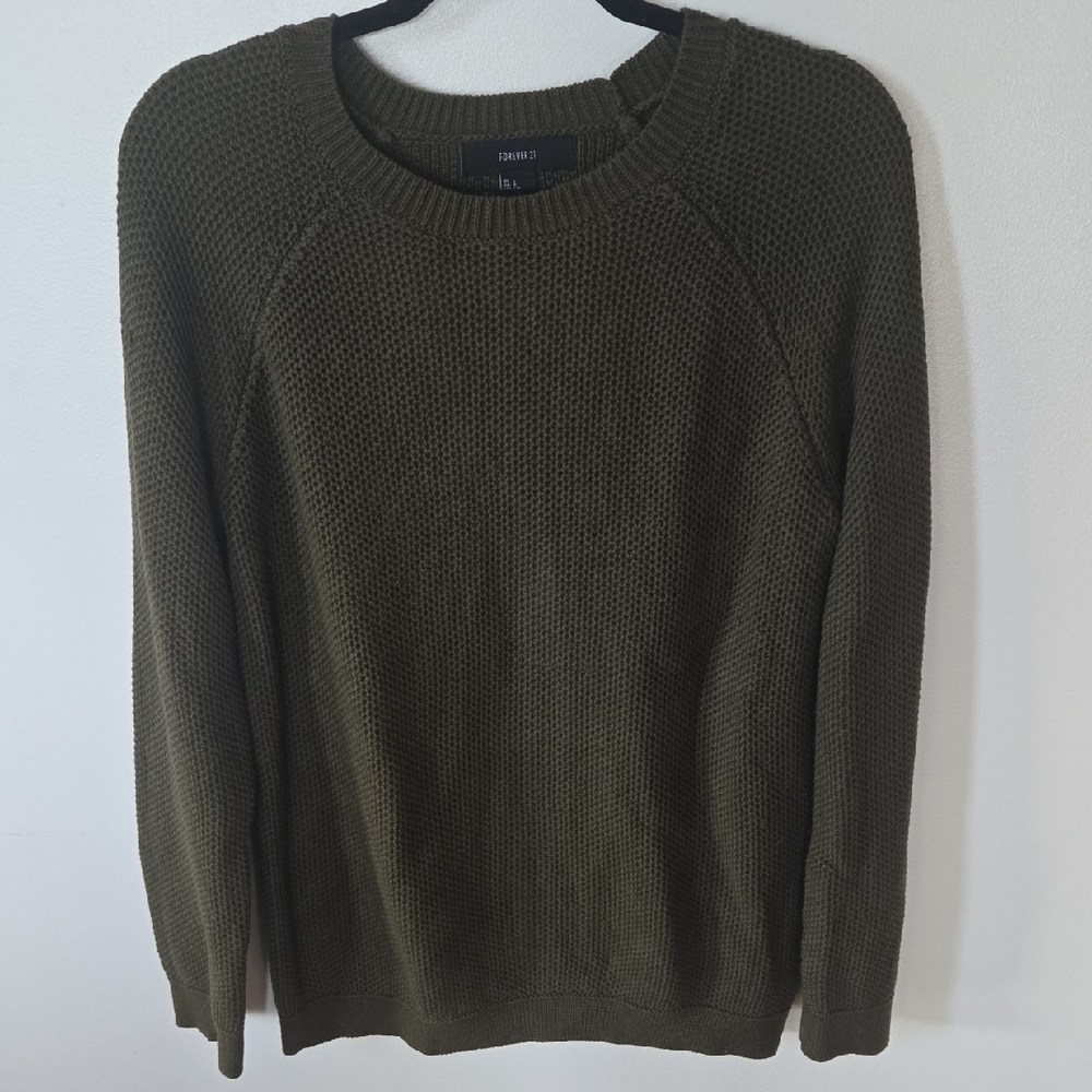 ⚘️Forever 21 Woman's Dark Green Crewneck Sweater